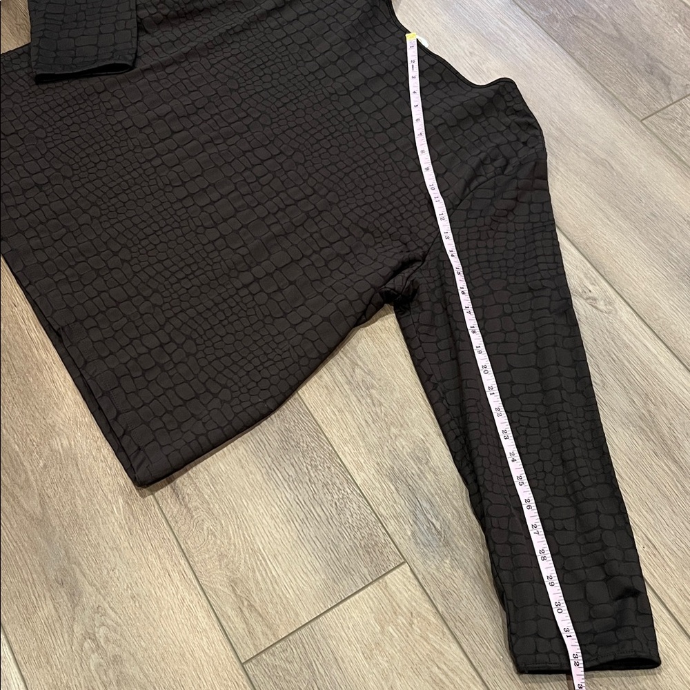NWT Talbots Woman Long Sleeve Brown Raised Textured Geometric Square Print Top - Picture 7 of 10